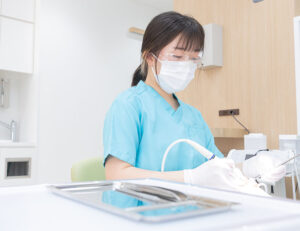 元住吉の歯医者、よしだ・ファミリー・歯科でインプラント治療の失敗例から学ぶ歯科医院選びのポイントを解説