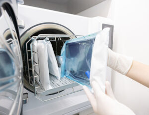 元住吉の歯医者、よしだ・ファミリー・歯科でインプラント治療の失敗例から学ぶ歯科医院選びのポイントを解説