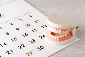 元住吉の歯医者、よしだ・ファミリー・歯科で歯がない期間を短くできる即時義歯とは？メリットとデメリットを解説